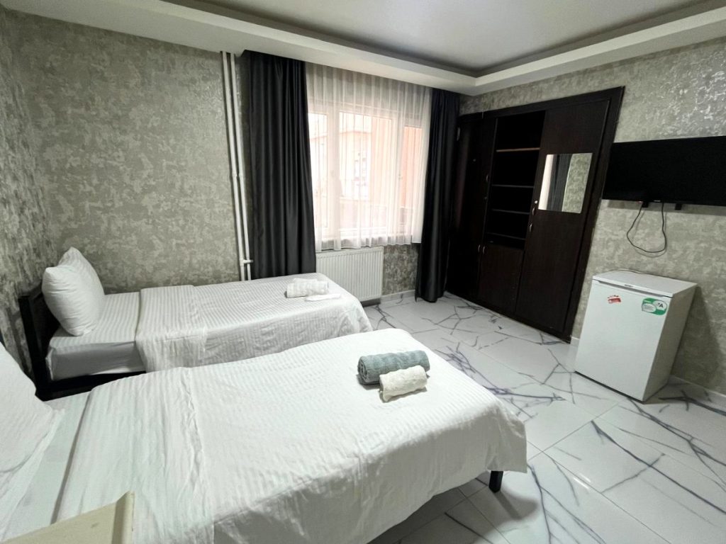 Kızılay apart otel üç kişilik oda